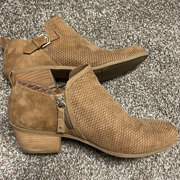 Dr. Scholl’s suede booties - Picture 1 of 5